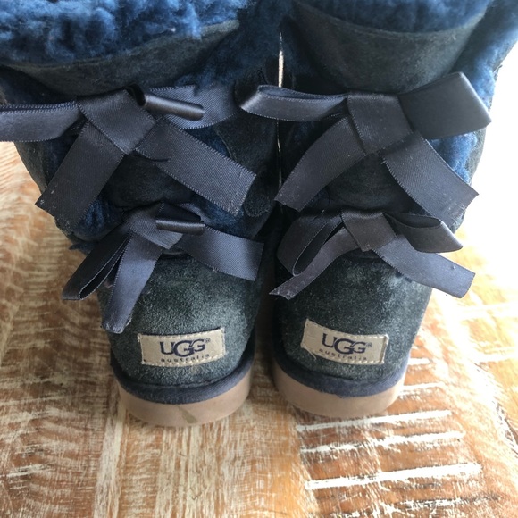 UGG women’s Bailey Bow II Boots - Picture 8 of 15